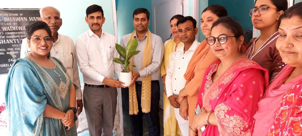 City Magistrate Himanshu Chauhan visits Summer Camp for inspection encourages children